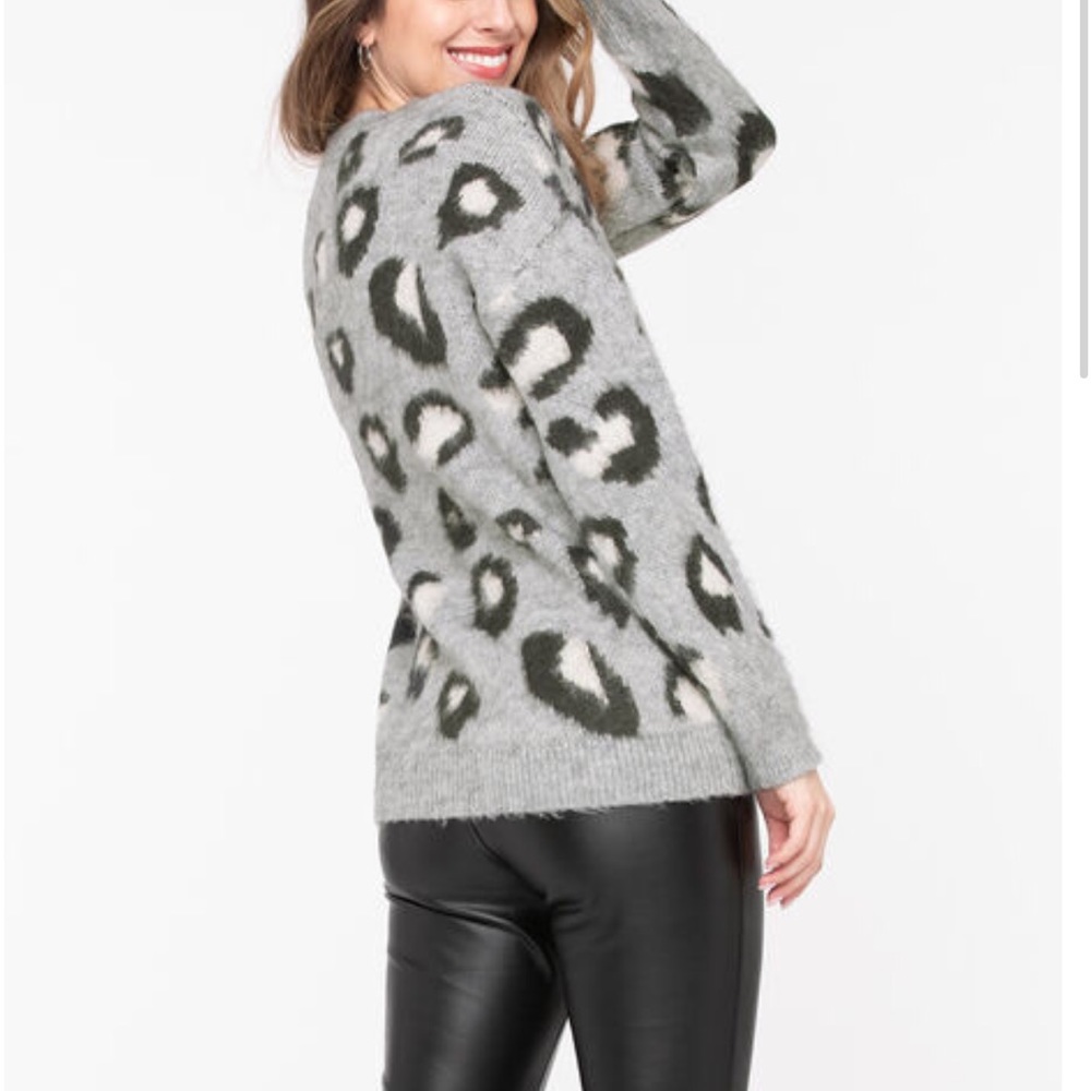 3X Leopard Print Tunic Sweater - Picture 3 of 5